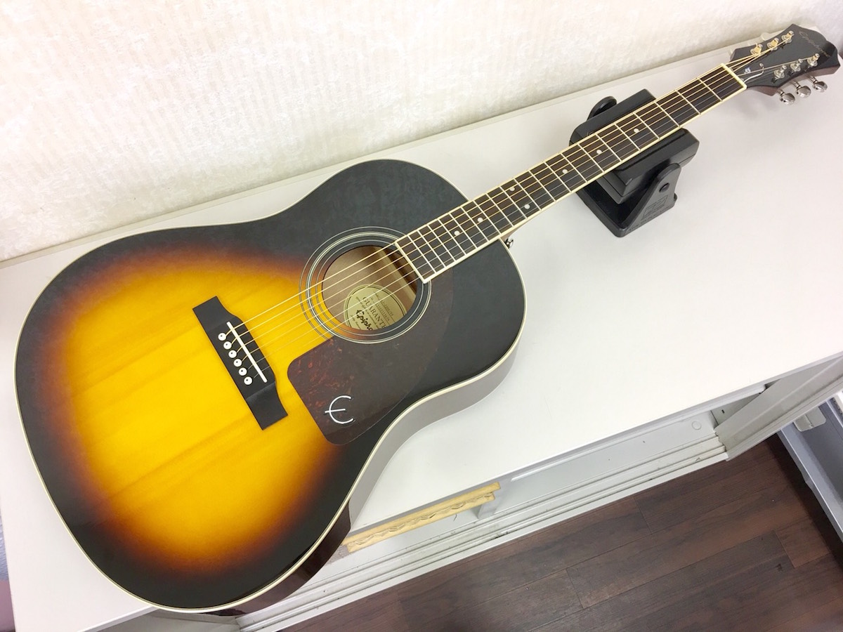 東京都江戸川区のお客様より中古アコースティックギター「Epiphone AJ